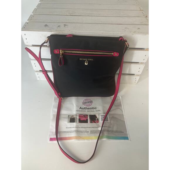 MICHAEL KORS SMALL BLACK NYLON PINK TRIM CROSSBODY BAG - Picture 2 of 12